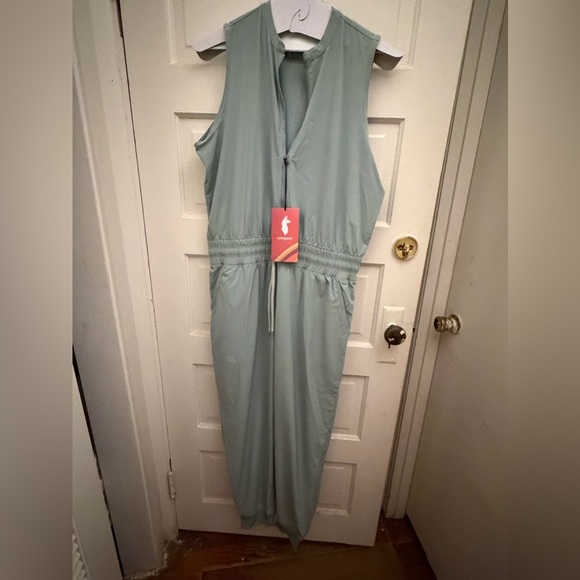 Cotopaxi Cambio Jumpsuit pockets - Picture 2 of 5